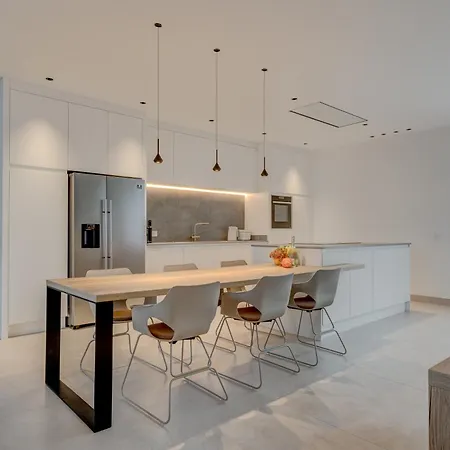 House - Modern In Tenerife, Spain ギア・デ・イソラ