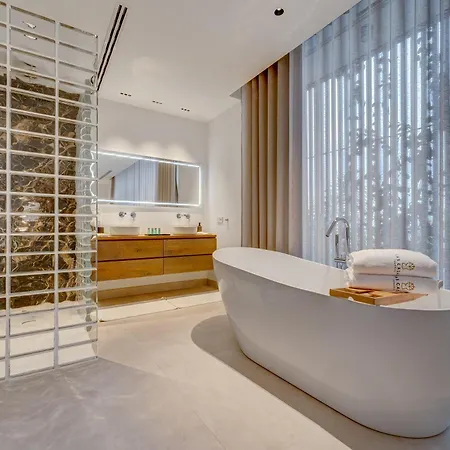 House - Modern In Tenerife, Spain Villa Guía de Isora